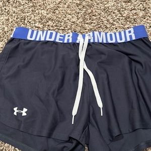 Womens under armour shorts size medium
